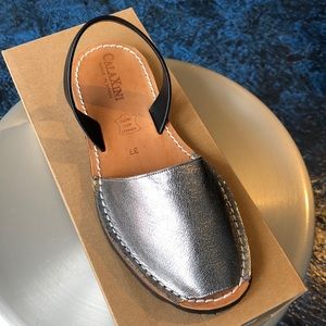 Calaxini metallic sandal-NWT-Multiple sizes